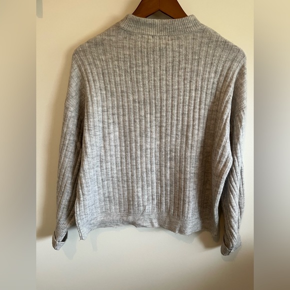 Grey ribbed sweater - Picture 2 of 3